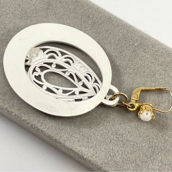 Vintage West Germany White Enamel Filigree Dangle Earrings Hoop Setting Bridal - Picture 6 of 7